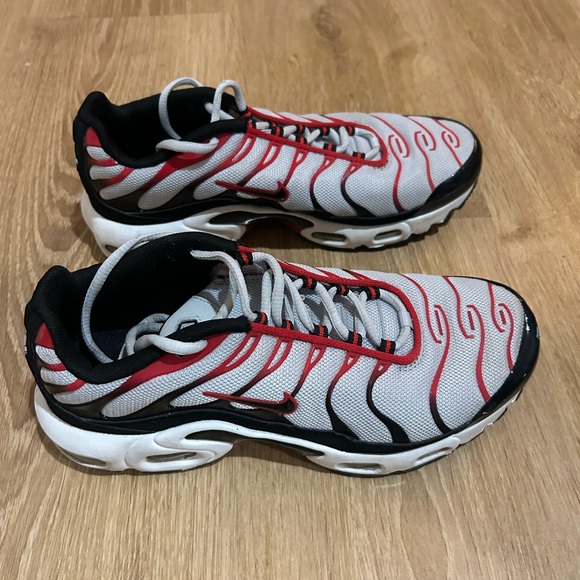 Nike Air Max Kids Sneakers - Red and White - Picture 2 of 4